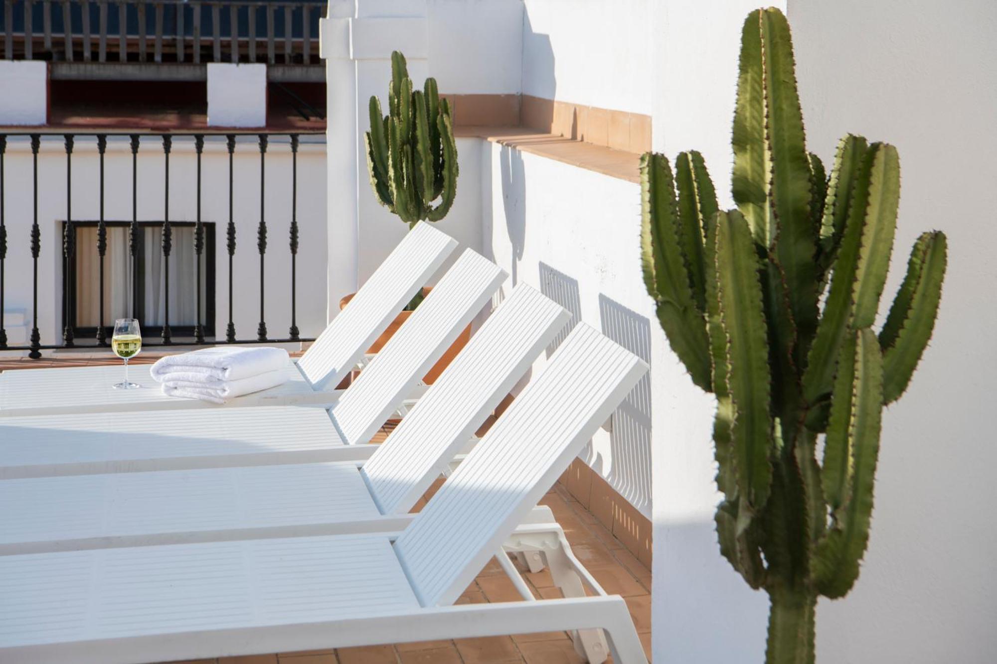 Magno Almansa Appartement *